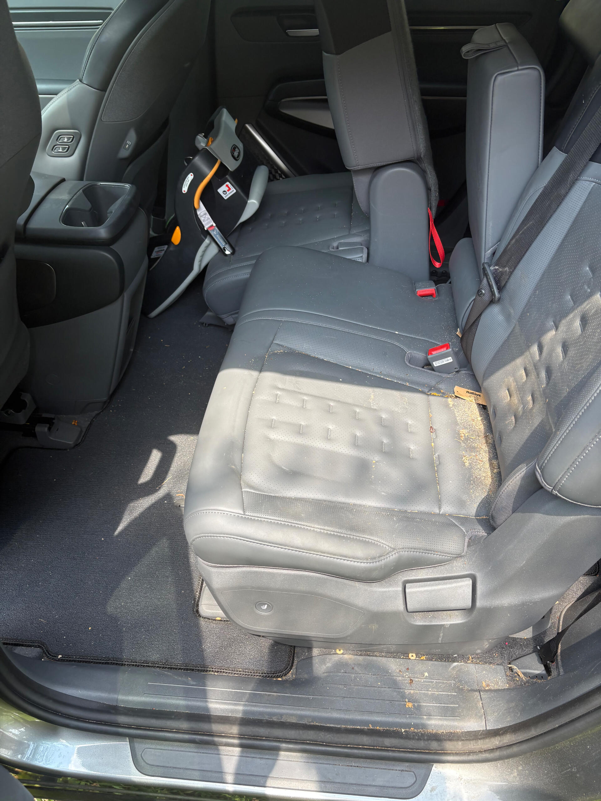 This SUV hadn’t been deep-cleaned in 2 years — now it looks fresh off the lot.